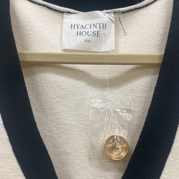 Hyacinth House Elizabeth knit XXL White and Black Cardigan Dress - Picture 6 of 10